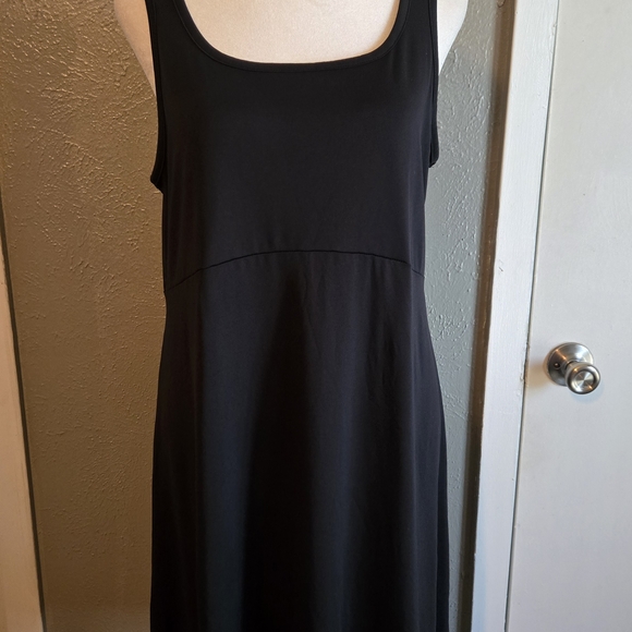 Columbia Classic Black Midi Dress - Picture 1 of 6